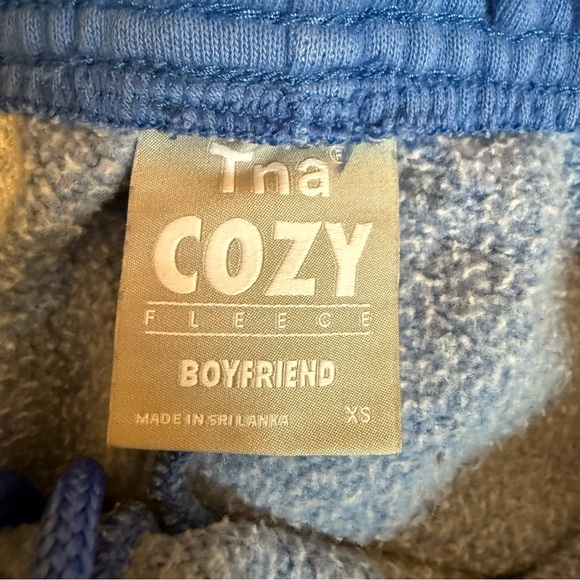 Aritzia Cozy Sweatfleece Mega Cargo Mid-Thigh Short - Picture 6 of 6